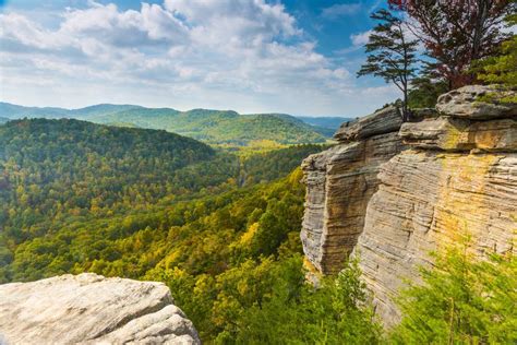 Kentucky tourism - Go-Kentucky.com is a vacation and travel guide for Kentucky with over 5,000 pages of information on hotels, attractions, hiking, biking, whitewater rafting, camping, golf courses, scenic drives, national parks, etc. 